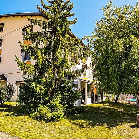 Logis Les Charmilles Chalon-Sur-Saone Sud Hotel Lux Exterior photo